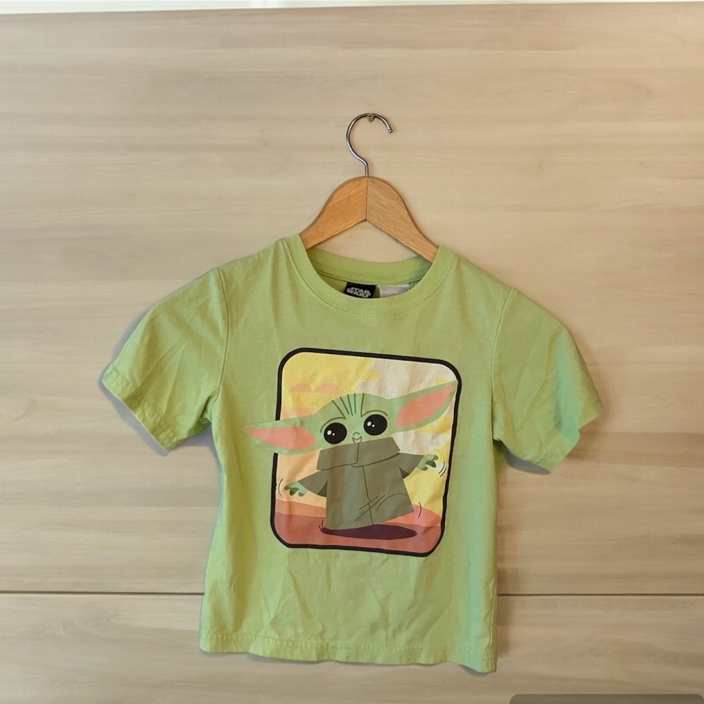 Star Wars Baby Yoda/Grogu Short Sleeve Green T-Shirt Size 5 Boy Girl Kids Tee